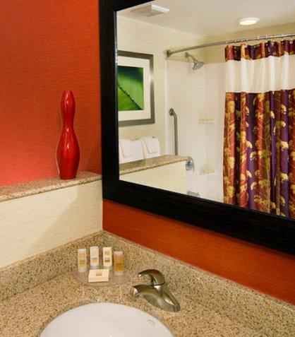 Courtyard By Marriott Clarksburg Hotel Bridgeport